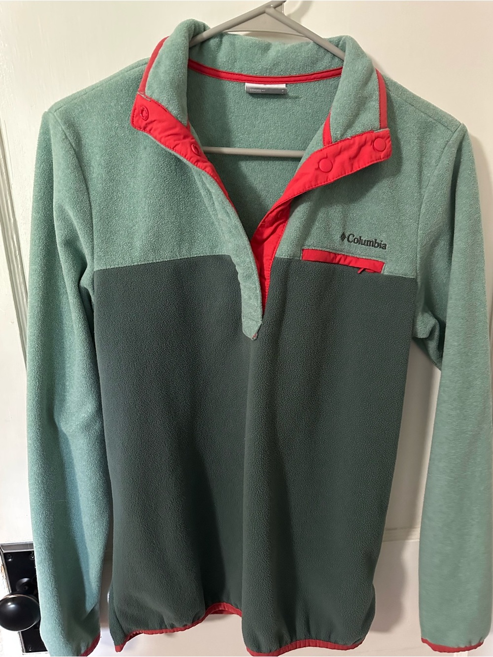 Columbia Women's Two-Tone Fleece Pullover - Sage, Dark Green & Coral Trim